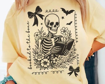 Booked to the bone Skeleton Reading Halloween Book Lover T-Shirt Comfort Colors, Librarian Teacher Ghost Halloween, Reader Fall Shirt