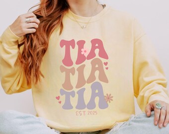 Tia Sweatshirt Auntie Announcement Gifts For a New Tia Auntie Announcement Custom Aunt Sweater New Auntie Gift Future Auntie Sweater