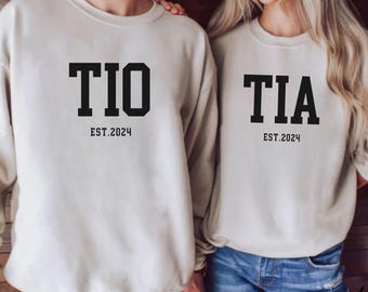 Tia Sweatshirt Tia Auntie Announcement Custom Aunt Sweater Auntie Gifts New Auntie Gift Aunt Gift Aunt Birthday Gift Future Auntie Sweater