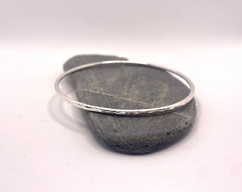 Pulseira de prata de lei | Pulseira de prata martelada | Prata de lei 925 | Joias minimalistas | Presentes para ela