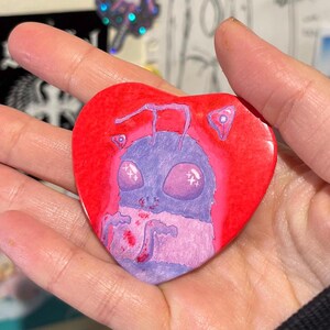 Heart-shaped Bee pin (Maggot pin)