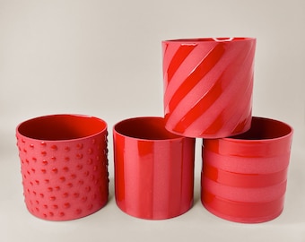 Merlot Line Porcelain Mug: Modern Ceramic Coffee Cup (300 ml)