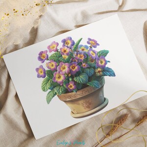 Puede incluir: Una planta en maceta con flores moradas y amarillas. La maceta es marr&oacute;n con un dise&ntilde;o decorativo.