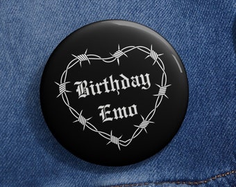 Birthday Emo Button Badge: Barbed Wire Heart Pin
