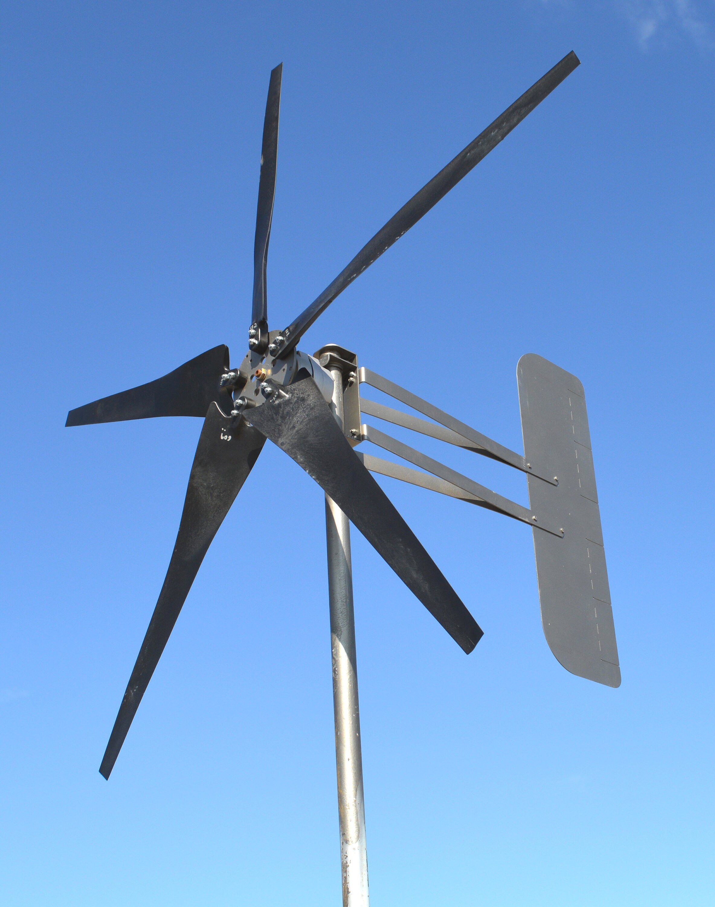 Wind Turbine 2400 Watt at 12 Volt / Wind Mill Alternative Energy Made