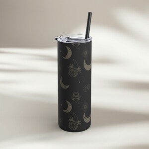 Witchy Magic Skinny Matte Becher, 20 Unzen