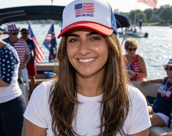 Geboren en getogen truckerpet met noodlijdende Amerikaanse vlag | Patriottische meshhoed