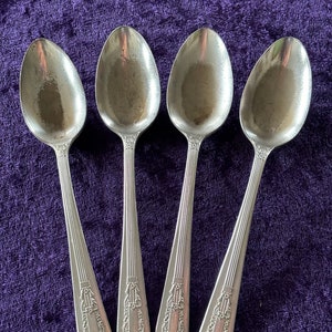 LIDO Silverplate by Oneida Ltd. - Vintage (1938) - 4 Teaspoons for jewelry makers - made in USA