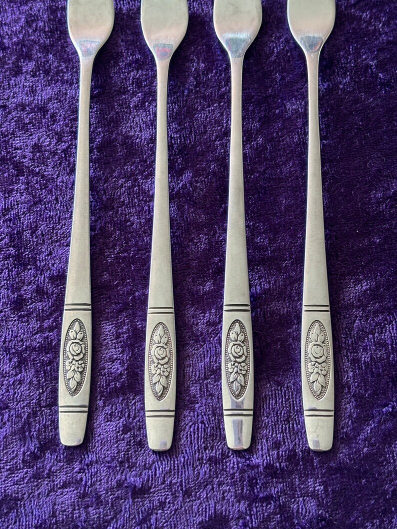 ROSE PENDANT Distinction Deluxe Stainless by Oneida Vintage Flatware 4