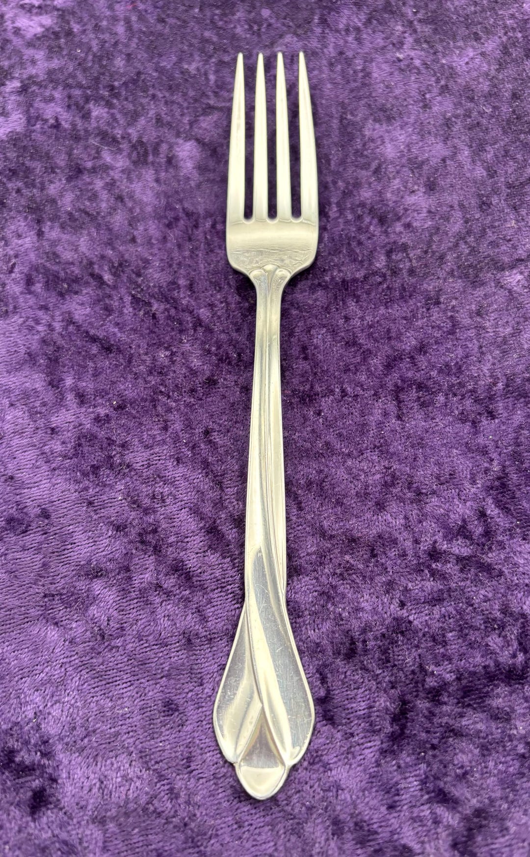 thumbnail image 2 of Oneida Tribeca Glossy Stainless Flatware – Excellent Condition, You Choose Pieces 2 of 5