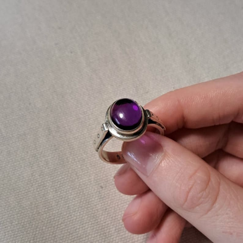 Bague en argent avec une pierre d'amethyst, bague faite à la main image 2