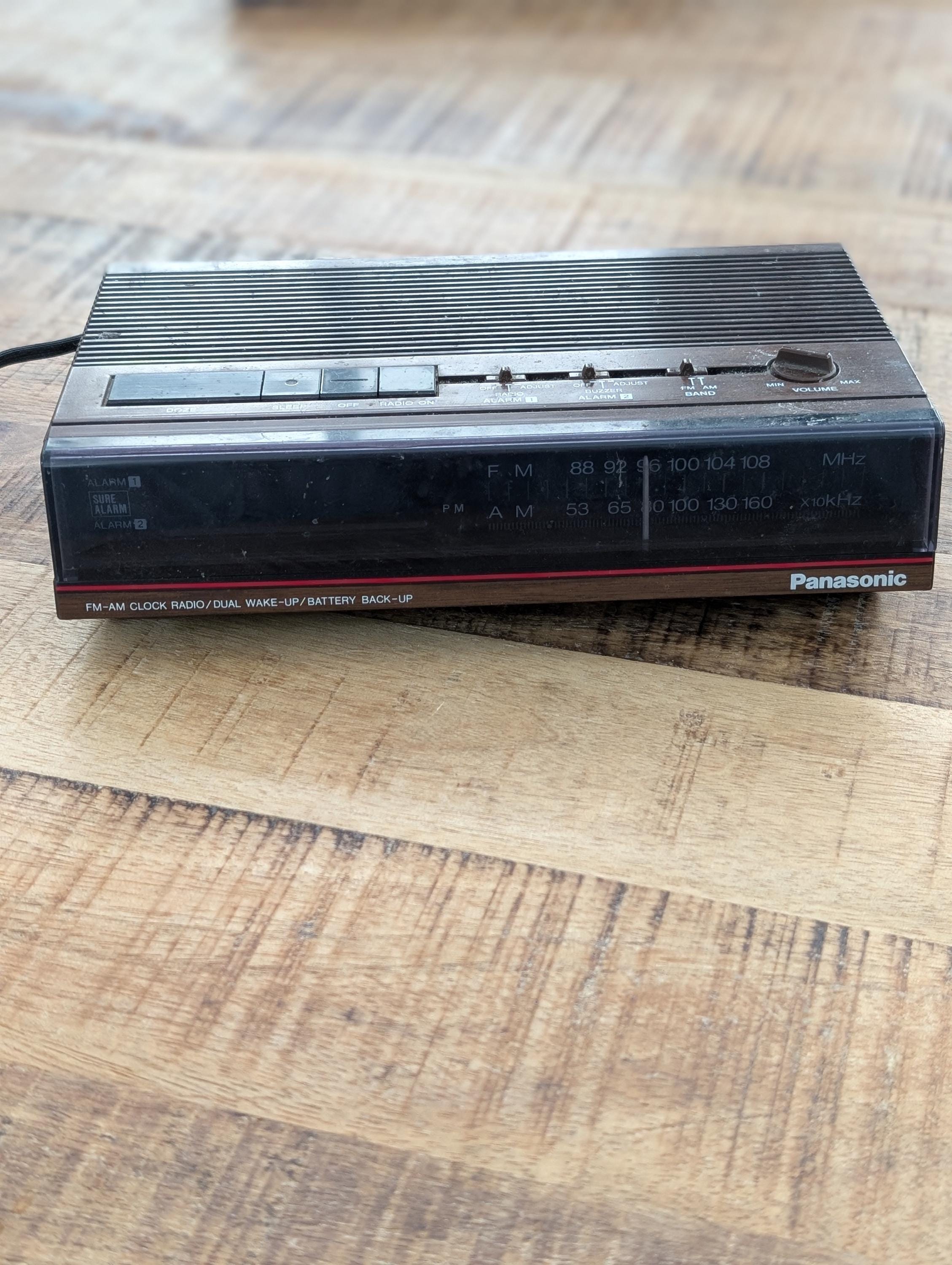 Vintage 1980's Panasonic RC-6065 AM/FM Alarm Clock Radio // Works