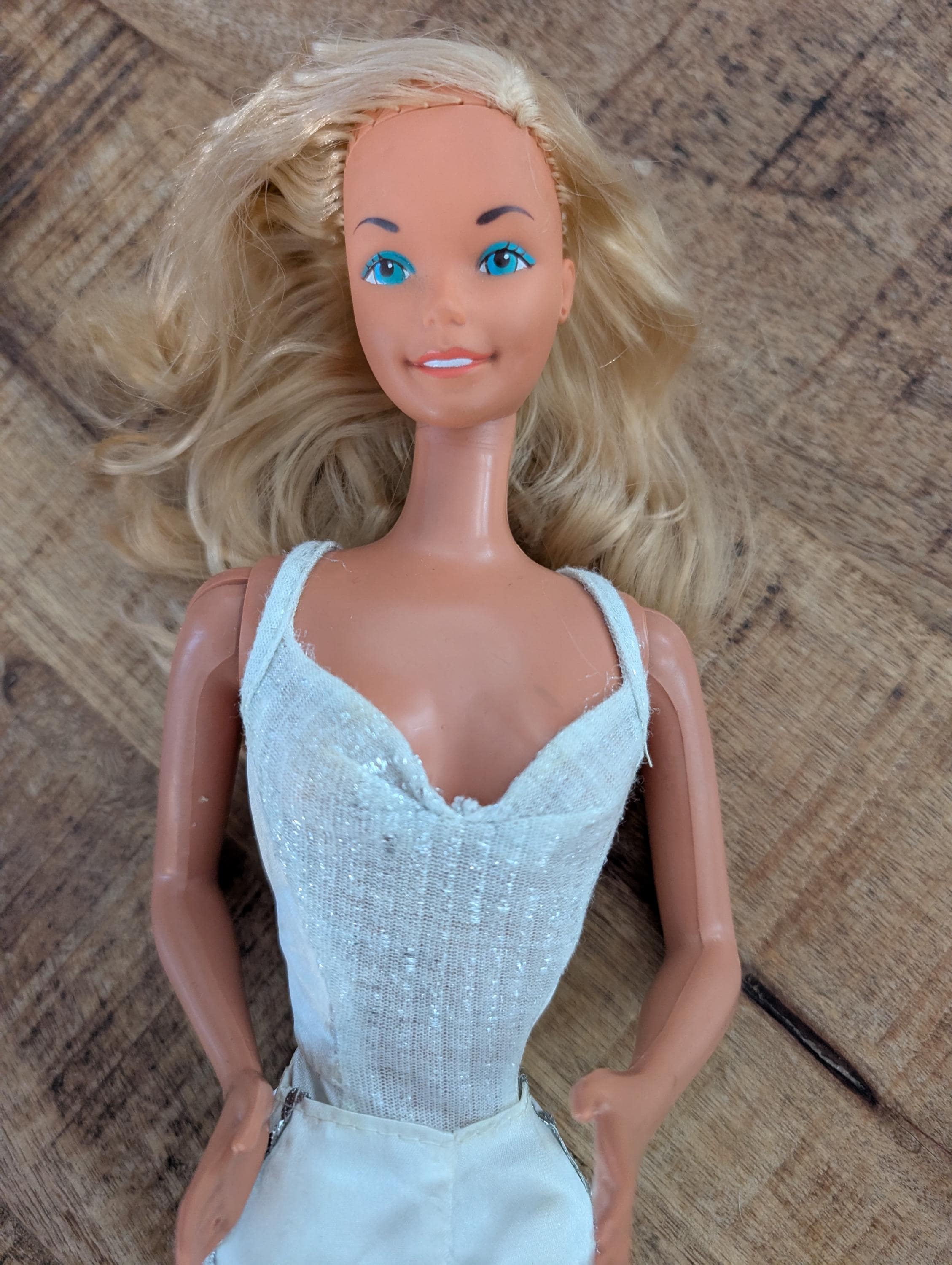 Vintage 1976 Mattel Supersize Superstar Barbie Doll, Original