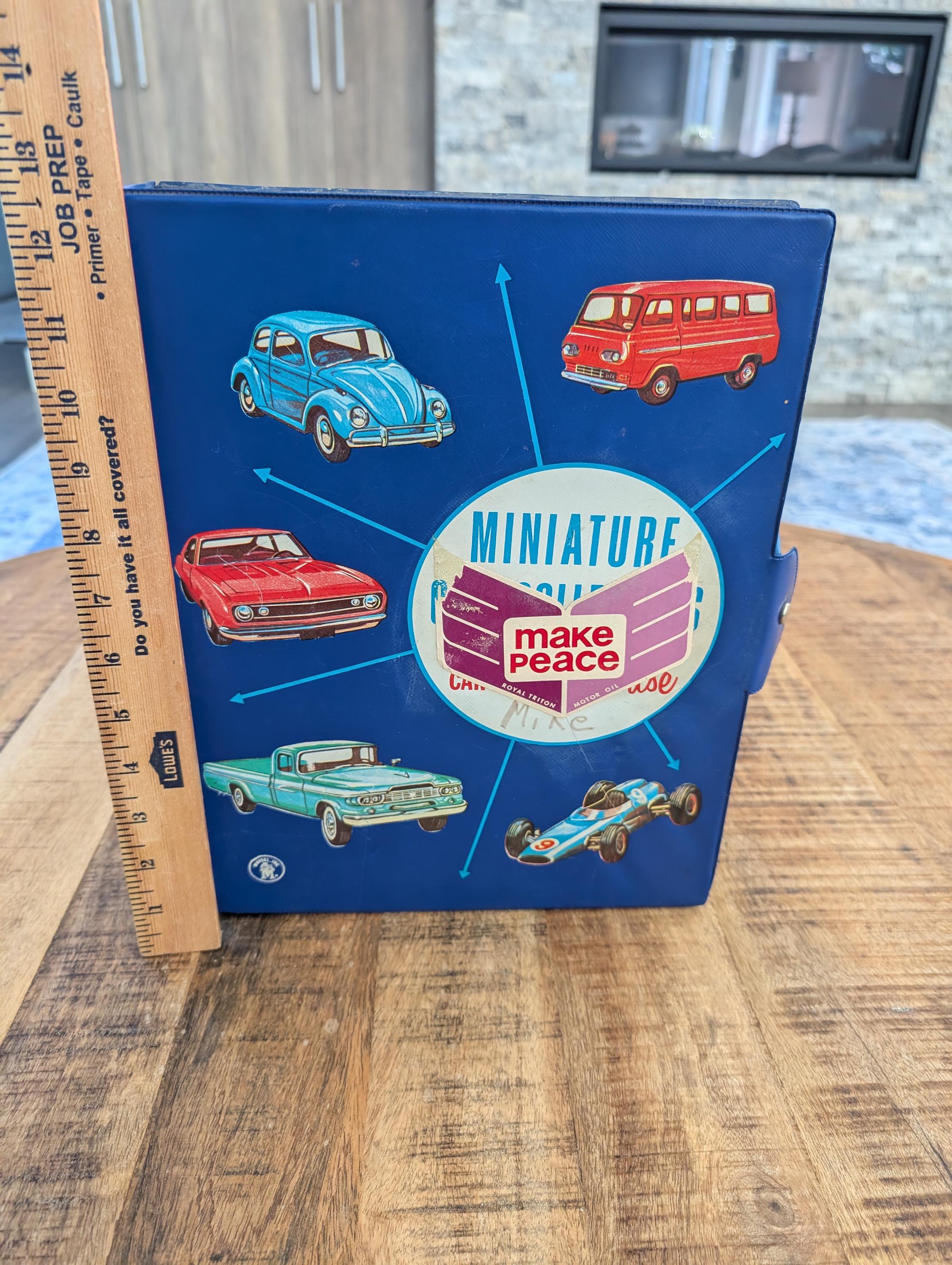 Vintage 1966 Mattel Miniature Car Collectors 24 Car Show Case No