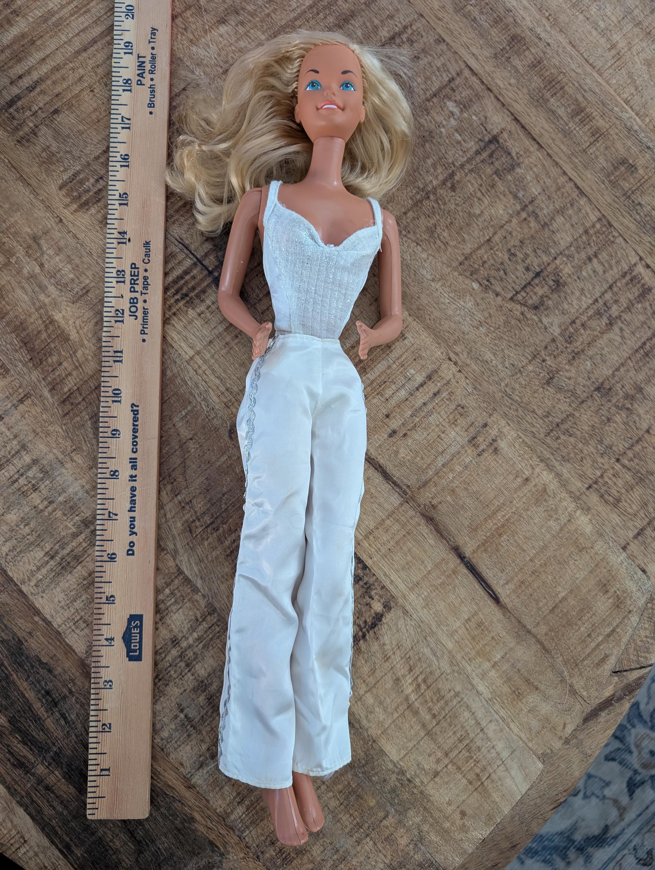 Vintage 1976 Mattel Supersize Superstar Barbie Doll, Original