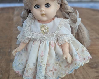 Vogue Ginny 1984 Doll 8" Poseable Vinyl Doll Sleepy Eyes