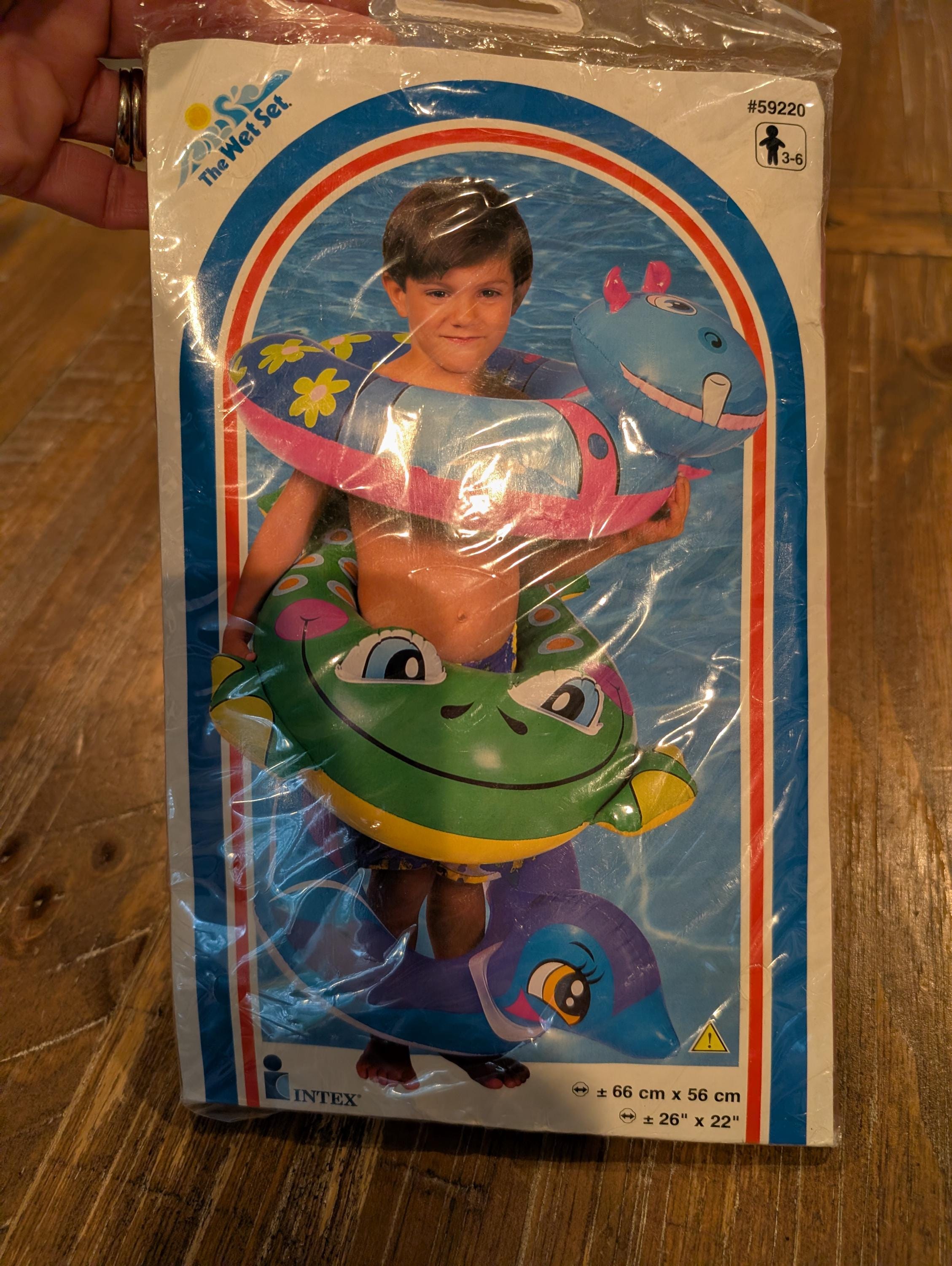 Vintage 1998 Intex the Wet Set Split Ring 26”x 22” Pool Float