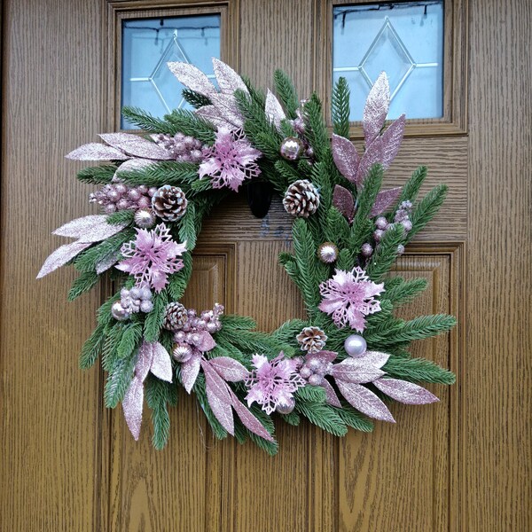 Christmas Wreath 50 cm/ 19.7 inches Pink Elegance: A Festive Fusion of Poinsettias, Pine Cones, and Baubles