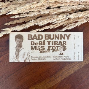 Bad Bunny Konzertkarte aus Holz als Andenken oder Geschenk, personalisierte Konzertticket Debí tirar más fotos tour