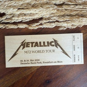 Metallica Konzertkarte aus Holz als Andenken oder Geschenk, personalisierte Konzertticket Metallica M72 World Tour