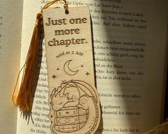 One More Chapter Drache Lesezeichen, Holz Lesezeichen, personalisierbar