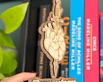 Romantasy Bookshelf Sign – Book Nook Divider Decor – Wooden Shelf Decor – Fantasy Bookish Decor – Gift for Book Lovers