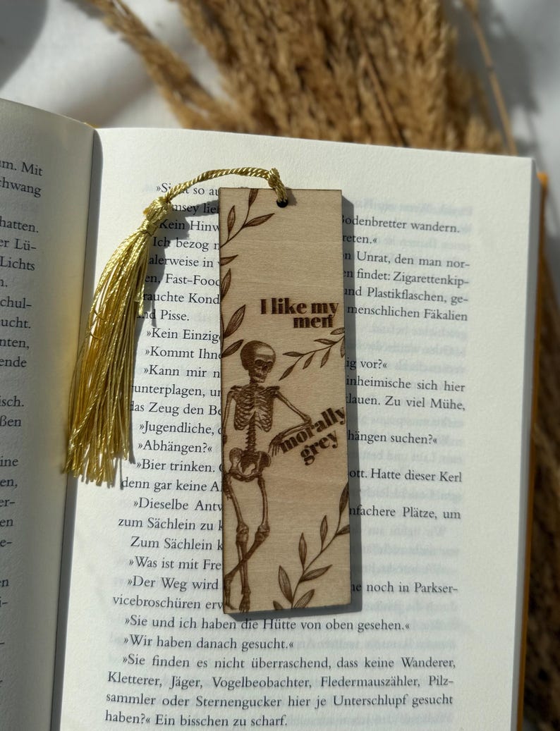 Jesus Bookmark “Is that Smut?” – Wooden Bookmark Personalized – Funny Booktok Gift – Reader Gift – Engraved Wood Bookmark Skelett Men