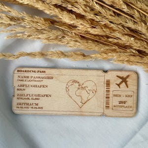 Flugticket aus Holz – Personalisierter Magnet als Geschenk oder Andenken – personalisierbarer Reisegutschein Reiseandenken Boarding Pass