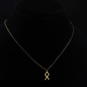 Collar de letras rúnicas de oro de 14 quilates, letras vikingas Vegvisir, personalizado, elegante en plata, delicado collar con letras antiguas, estilo nórdico