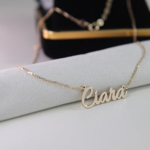 Collar con nombre Colgante con placa con nombre auténtico en oro macizo de 14 quilates La mejor idea de regalo Collar delicado personalizado Regalo para el día de la madre