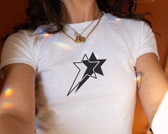 Double Star Y2K Baby Tee, Shooting Star Aesthetic Baby Tee, Y2K Graphic Tee, Star Y2K Shirt, Star Baby Tee, 90s Baby Tee, 90s Crop Top
