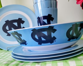 Vintage UNC Tar Heels Tailgate Dinnerware – 9-Piece Melamine Set