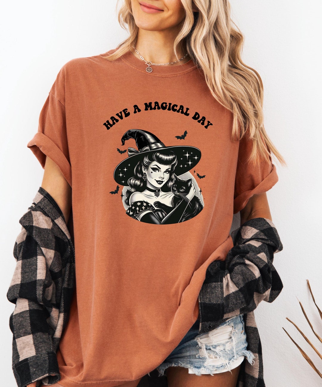 Comfort Colors Retro Witch T-shirt, Spooky Halloween Tee - Etsy