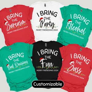 クリスマスグループシャツ、パーソナライズされた友達Tシャツ、親友のためのカスタムクリスマス友情Tシャツ、お揃いのホリデートップス、お祝いパーティーTシャツ