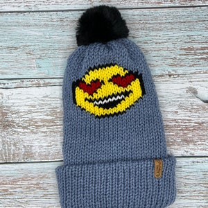Mönster för stickmaskin med hjärt-emoji-hatt (PDF-mönster)