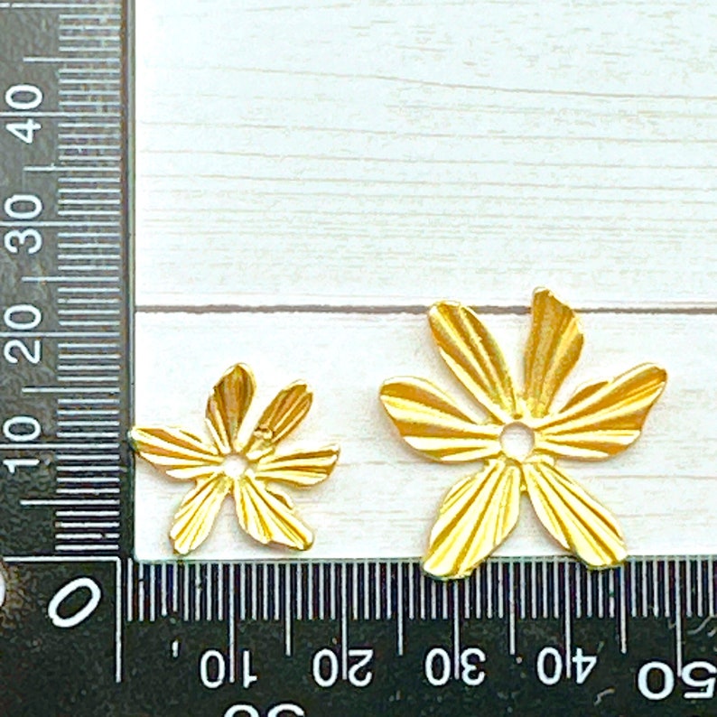 4pcs Small/large Metal Flower With 6 Petals, Shiny Gold/matte Gold