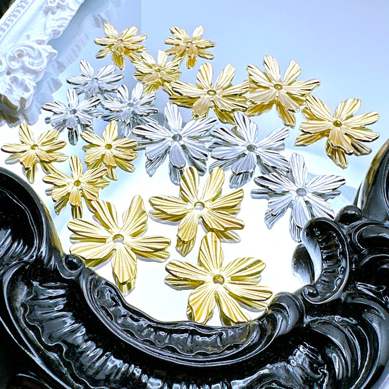 4pcs Small/large Metal Flower With 6 Petals, Shiny Gold/matte Gold