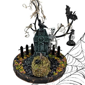 Miniature Haunted Graveyard Diorama: Spooky Halloween Dollhouse Decor