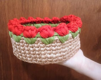 Crochet Tulip Bowl Beige and Red