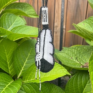 Feather Necklace – Style 1