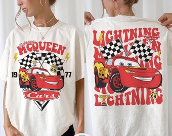 Chemise Flash McQueen Cars Disney Pixar recto-verso, chemise Tow Mater Sally Carrera Doc Hudson Group, t-shirt WDW Disneyland Cars Land Piston Cup