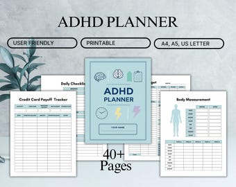 Op de afbeelding: Een lichtblauwe ADHD-planner met de titel "ADHD PLANNER" en de tekst "YOUR NAME". De planner bevat pagina's voor dagelijkse checklists, het volgen van de aflossing van creditcards en lichaamsmetingen. De planner is printbaar en heeft meer dan 40 pagina's.