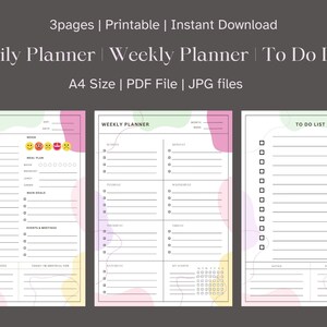 Op de afbeelding: Drie printbare plannerpagina's in A4-formaat, met een dagplanner, weekplanner en to-dolijst. Elke pagina heeft een lichte achtergrond met kleurrijke abstracte vormen en lijnen. De dagplanner bevat een moodtracker, een maaltijdplan en ruimte voor hoofddoelen, evenementen en vergaderingen. De weekplanner heeft secties voor elke dag van de week. De to-dolijst heeft een sectie voor notities en een ruimte om "dingen waar ik dankbaar voor ben" te schrijven.