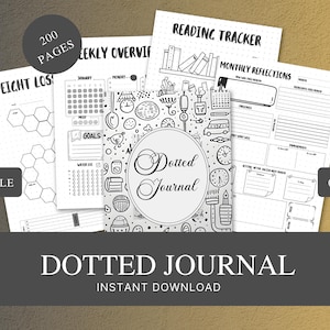 Puede incluir: Un diario punteado imprimible con 200 páginas. La portada presenta una ilustración en blanco y negro de una variedad de objetos, incluyendo un libro, un reloj, un pincel y un coche. El texto "Dotted Journal" está escrito en una fuente decorativa.