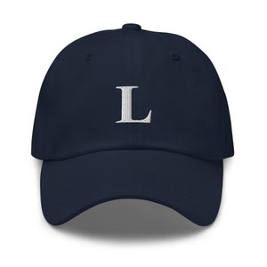 Sombrero de papá con letra 'L'