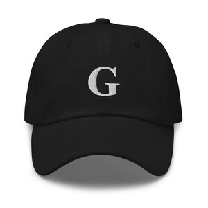 Sombrero de papá con letra 'G'