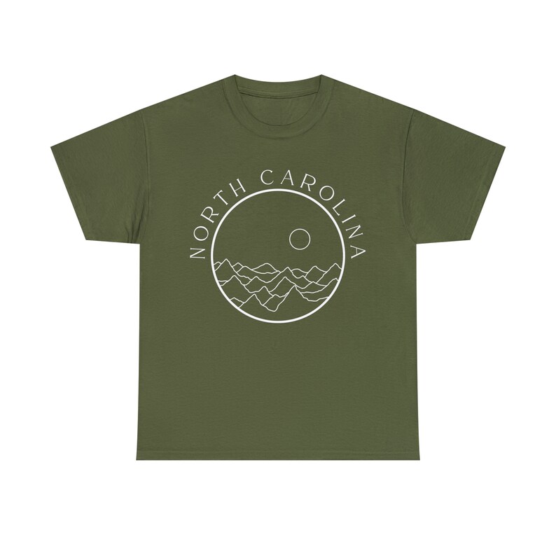 North Carolina Tee Gebirgskette Design: Atmungsaktives Baumwollhemd, klassische Passform, langlebige Qualität | Unisex-Größen, abreißbares Etikett Bild 8