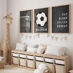 Set van 3 voetbal muurkunst prints gepersonaliseerde, aangepaste voetbal prints jongens meisjes slaapkamer decor, kinder slaapkamer voetbal decor, aangepaste voetbal kunst