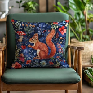Funda de cojín con ardilla roja del bosque - Funda de almohada decorativa con ardilla - Funda de cojín cuadrada de estilo cottagecore con ardilla, hongo y flores