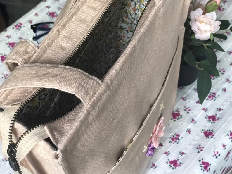 Bouquet Hand-embroidered Sling Bag